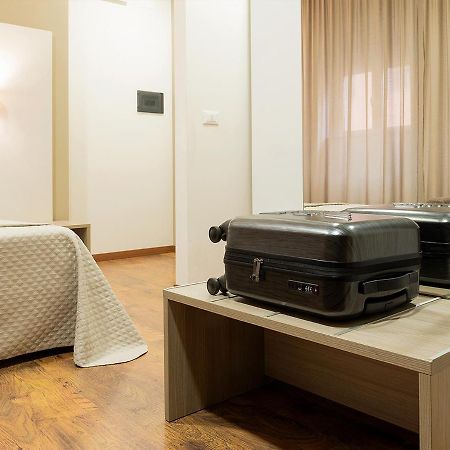 B&B Erifra Piccolo Hotel Cosenza Luaran gambar