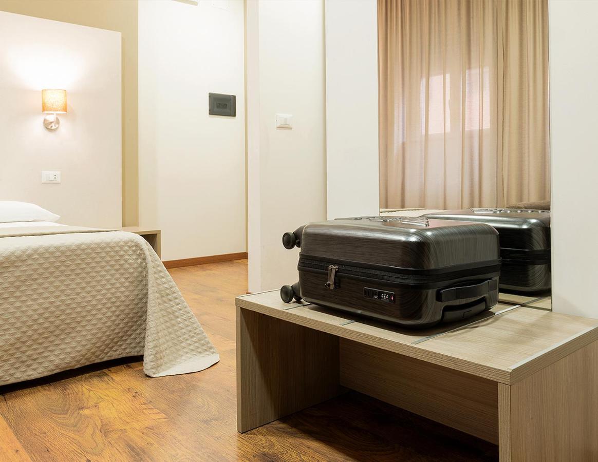 B&B Erifra Piccolo Hotel Cosenza Luaran gambar